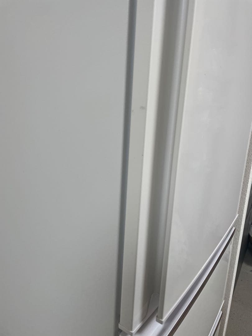 ホワイト冷蔵庫　MR-CX27D 272L