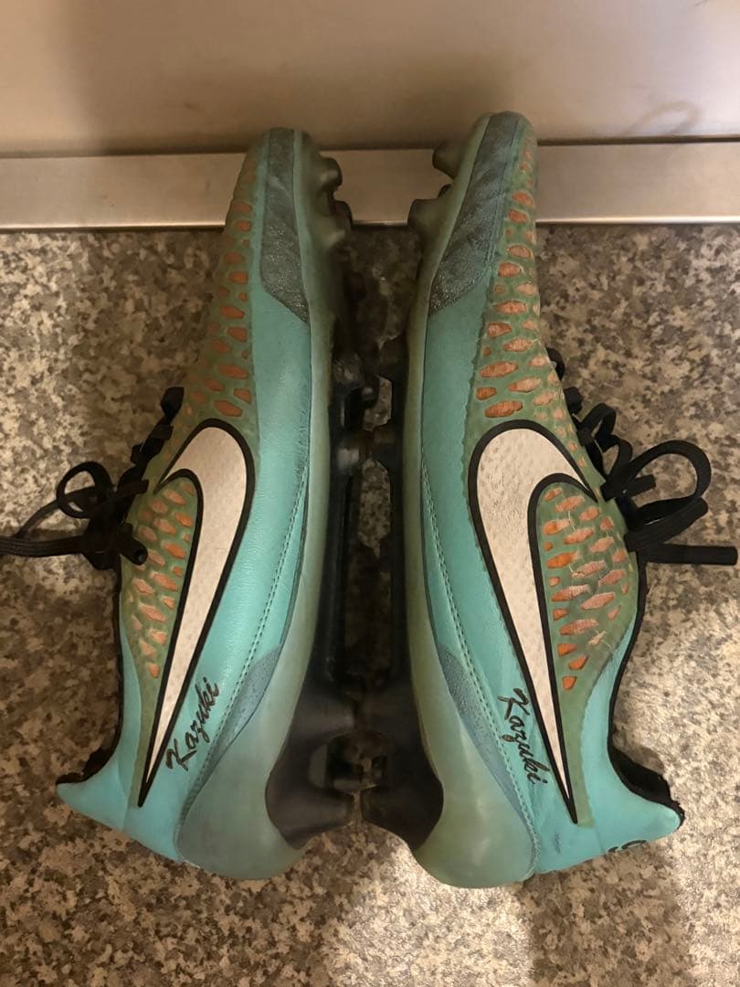 サッカースパイク フットサルシューズ