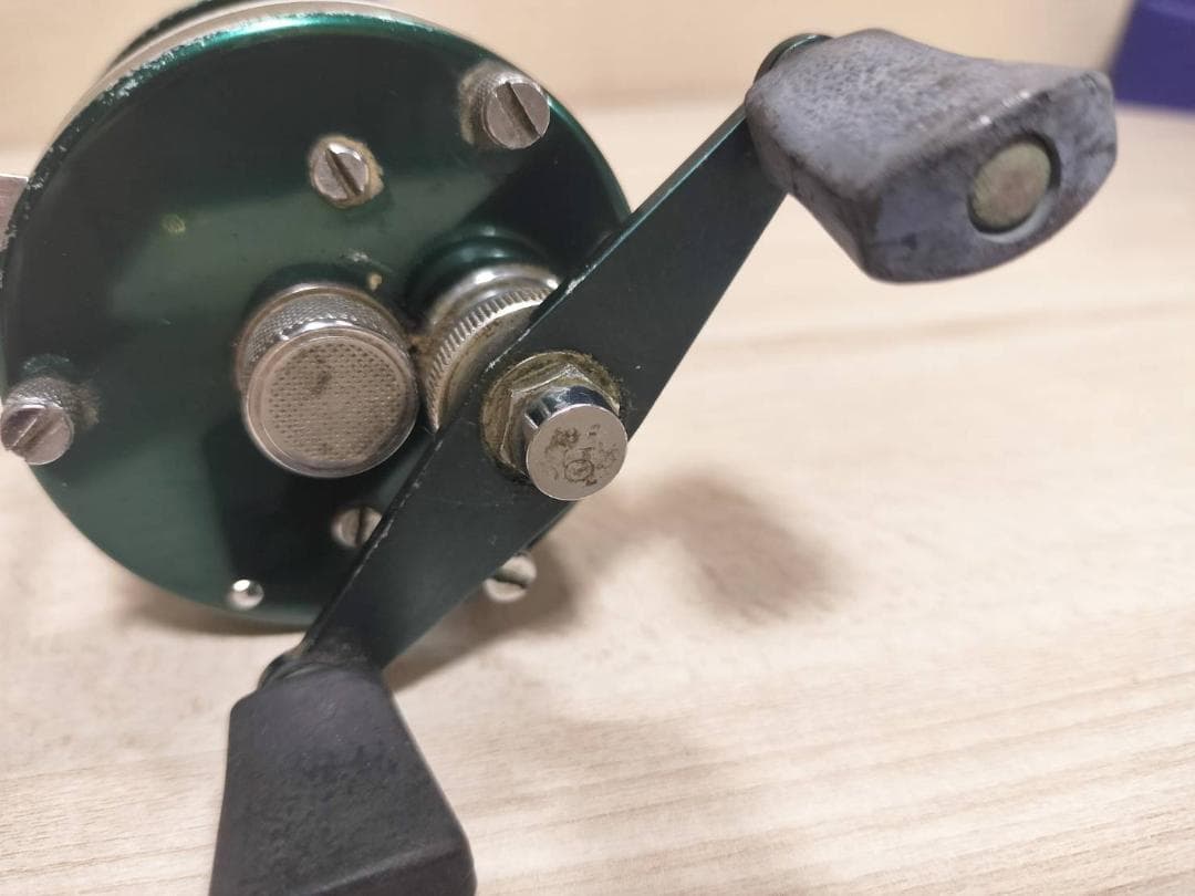 ★アブガルシア　アンバサダー5000D　ビンテージ　リール グリーン