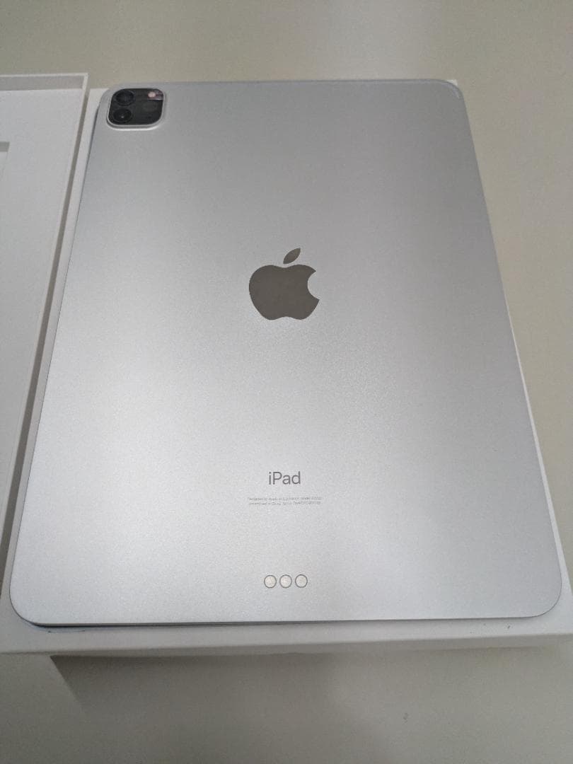 iPad Pro11インチ128GB（第2世代）+Magic Keyboard