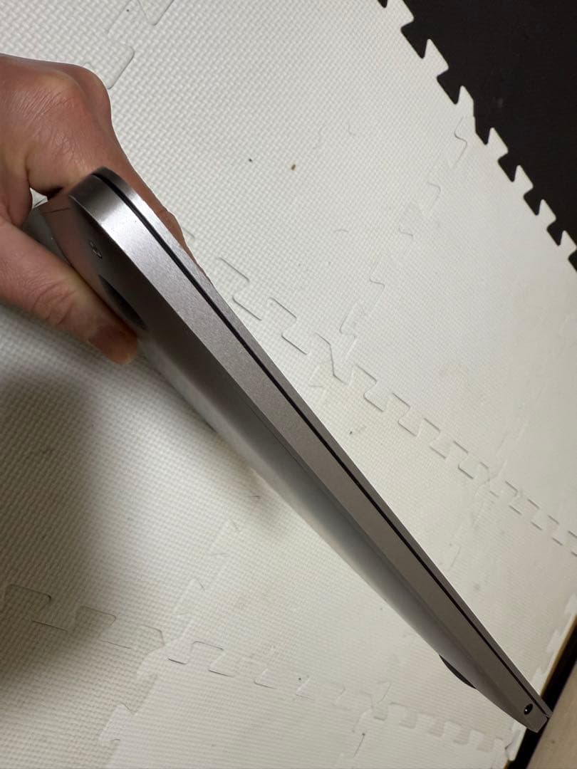 MacBook pro 2022 M2 8GBメモリ 256G