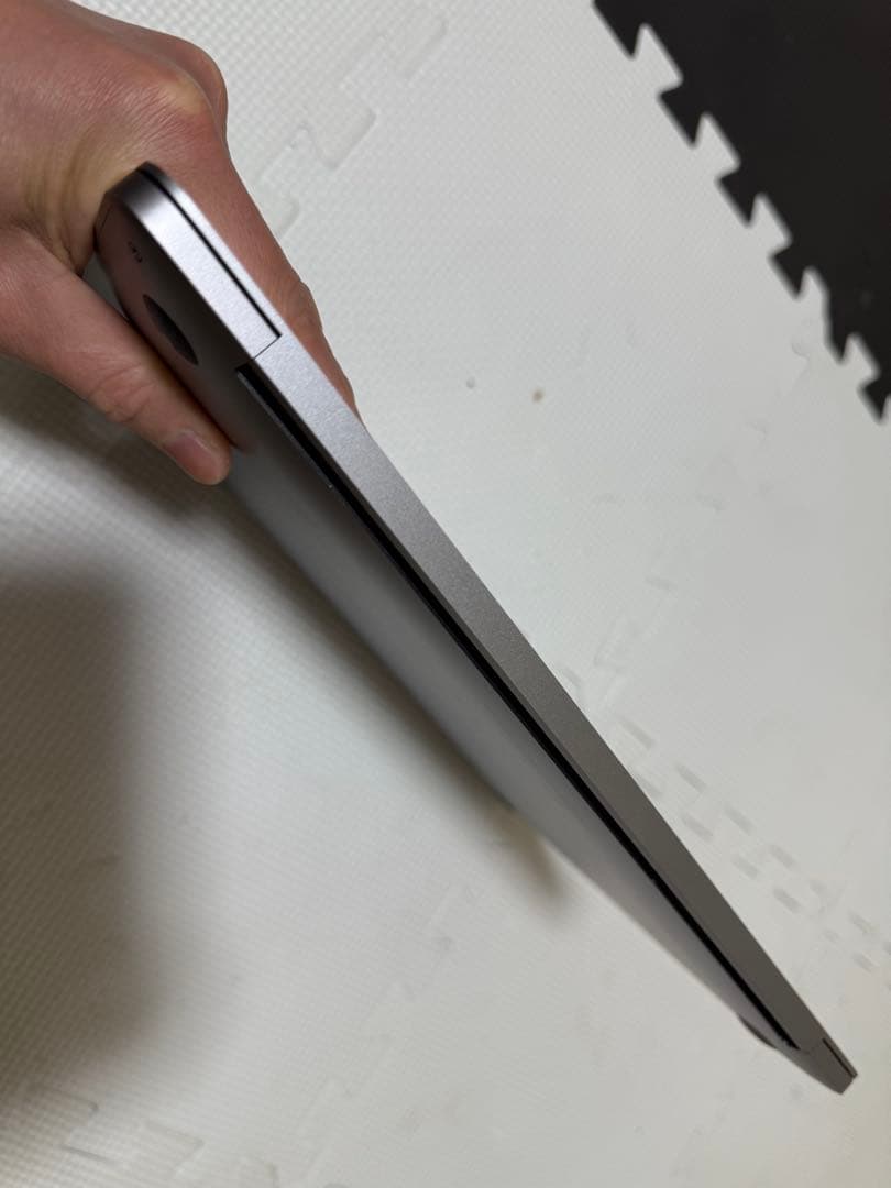 MacBook pro 2022 M2 8GBメモリ 256G