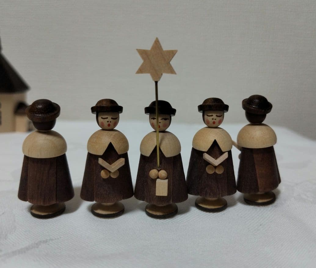 ドイツ製　木製　クリスマス飾り　教会、聖歌隊、モミの木
