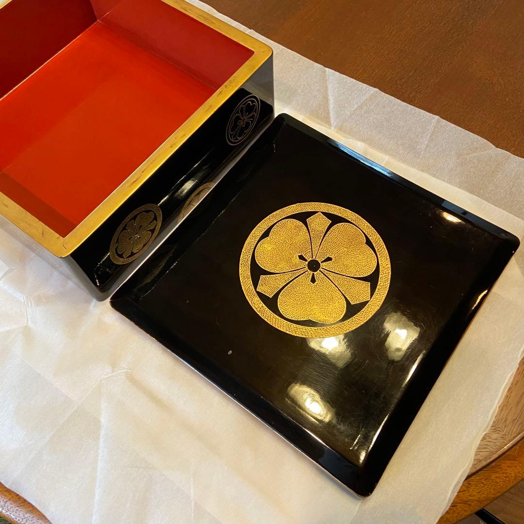 輪島塗　四段重箱　定紋八寸重箱　点彫り沈金　共箱付