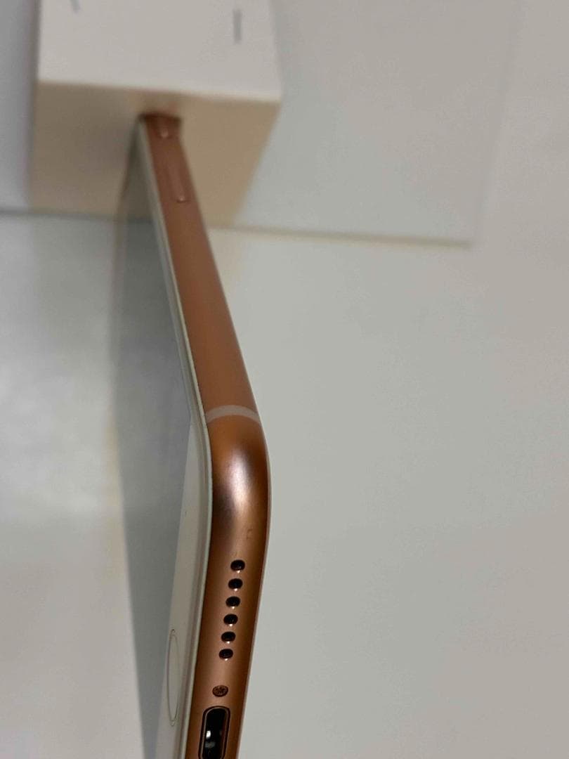 スマートフォン本体 iPhone8 Gold 64GB