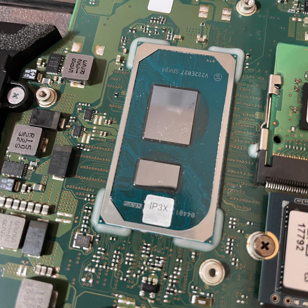 【2021年製 美品】 dynabook G83/HU 11世代i5 16GB