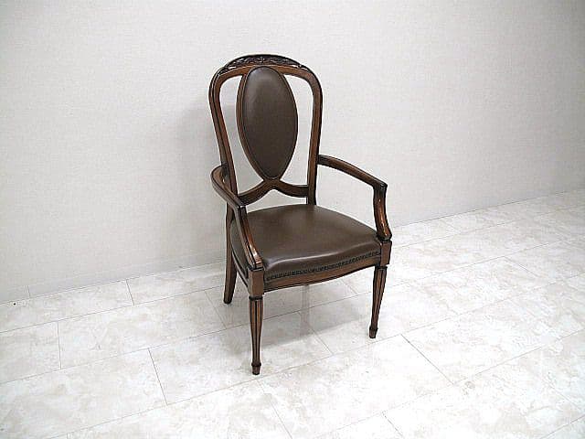 マルニ木工「ブリタニア」英国クラシック様式ダイニングチェア　　椅子　アームチェア