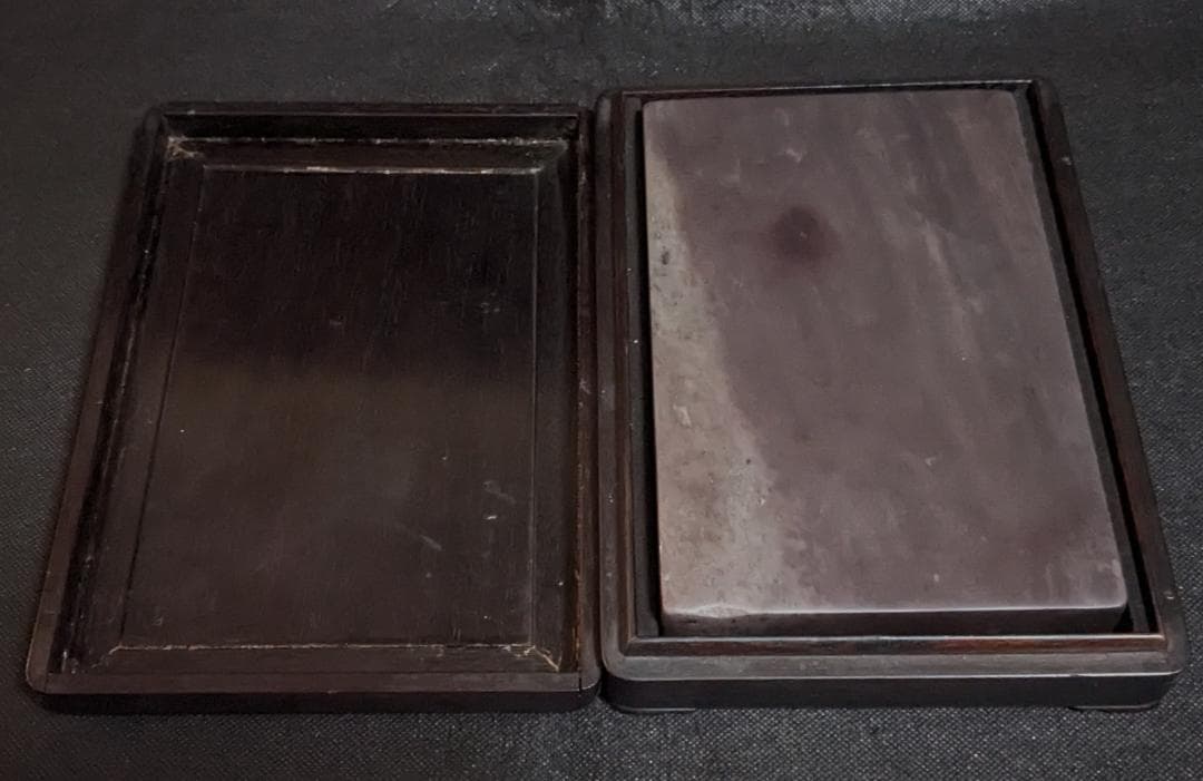 【端渓硯板　胭脂暈・蕉葉白・火捺・翡翠紋など】◆八吋◆上質箱◆旧麻子水巌坑美石