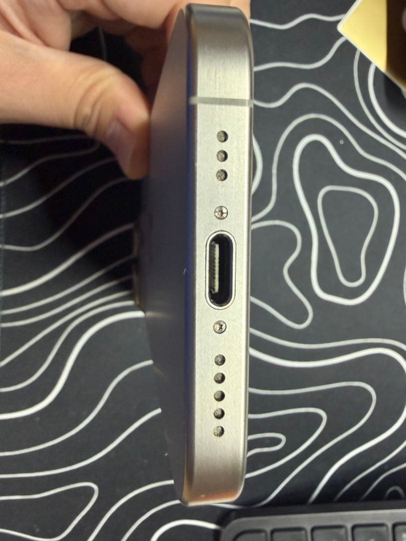 Apple iPhone15Pro 256GB SIMフリーナチュラルチタニウム