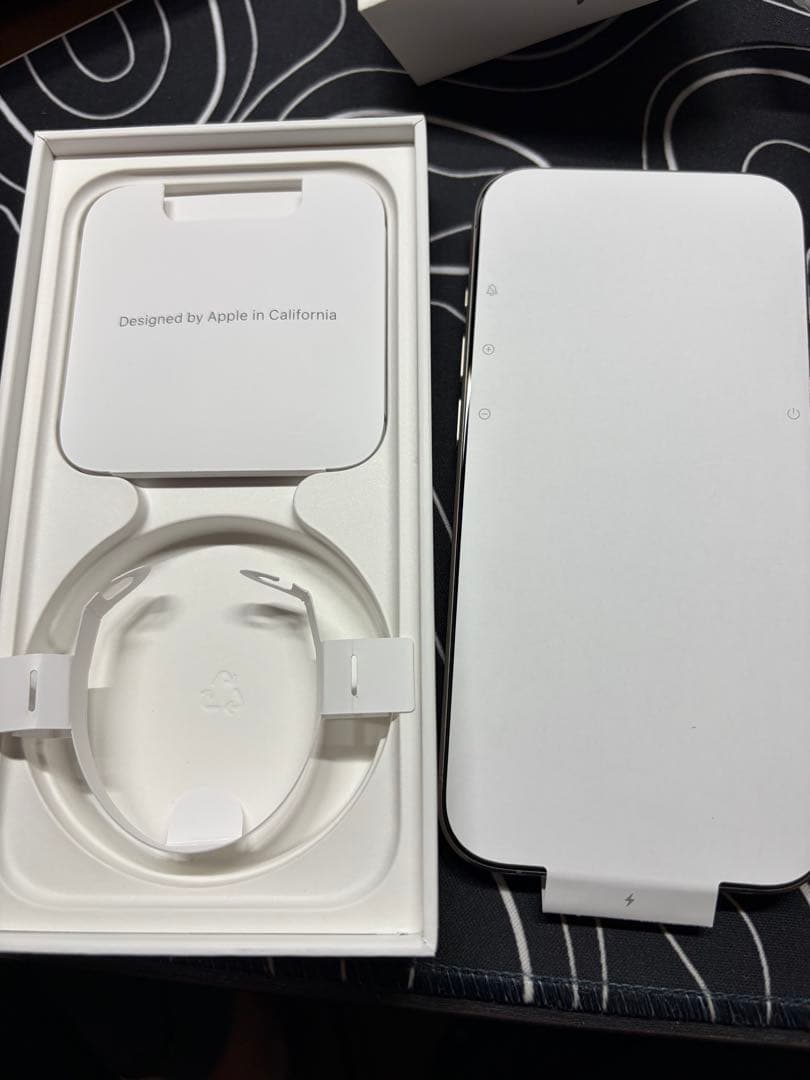 Apple iPhone15Pro 256GB SIMフリーナチュラルチタニウム