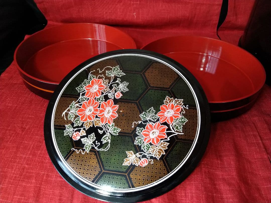 ♥【希少】５０年前・超レアヴィンテージ品♥花柄・漆塗り特大箱と２段丸重箱２種類