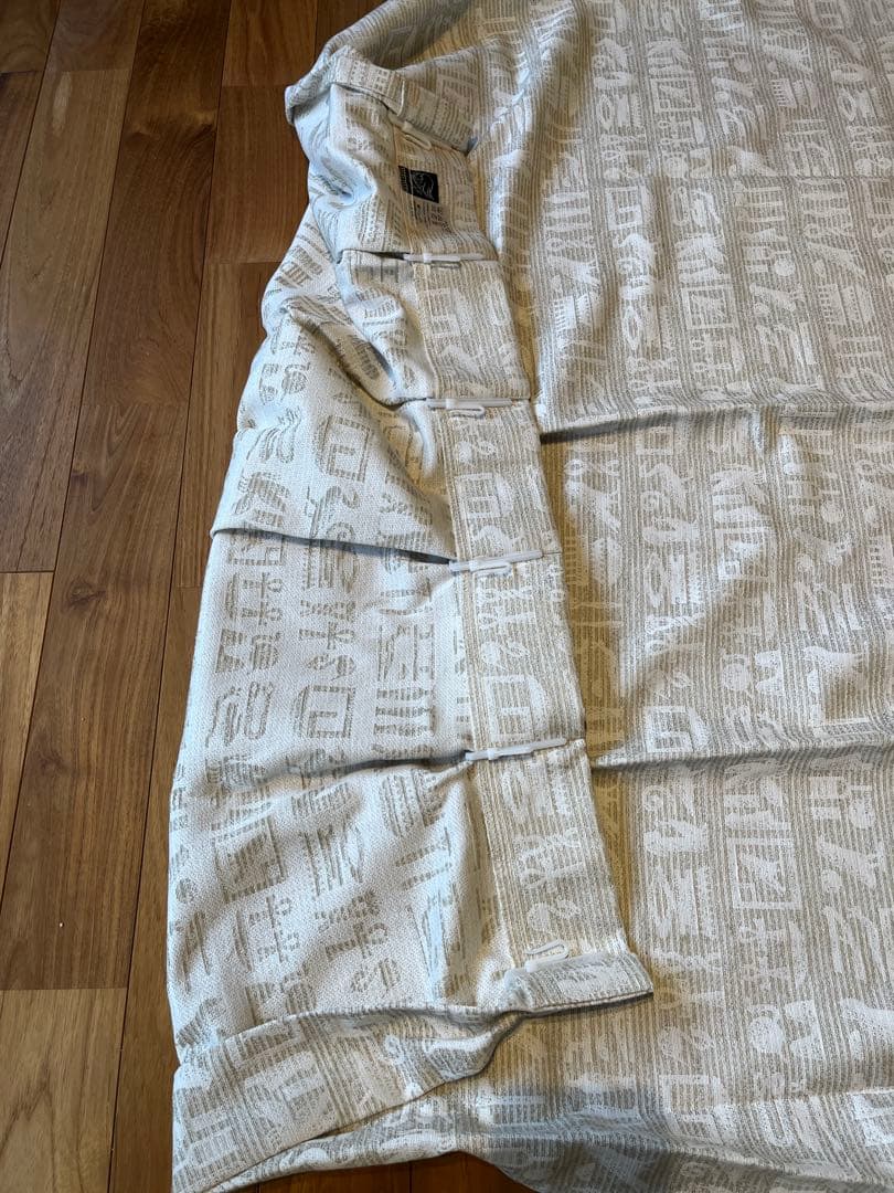 新品未使用★びっくりカーテン142×200両開き