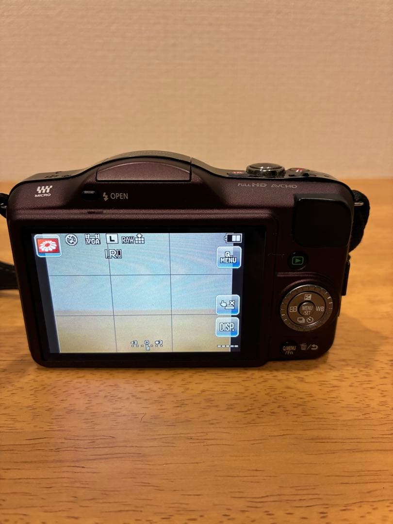 デジカメ　Panasonic LUMIX DMC-GF3 美品