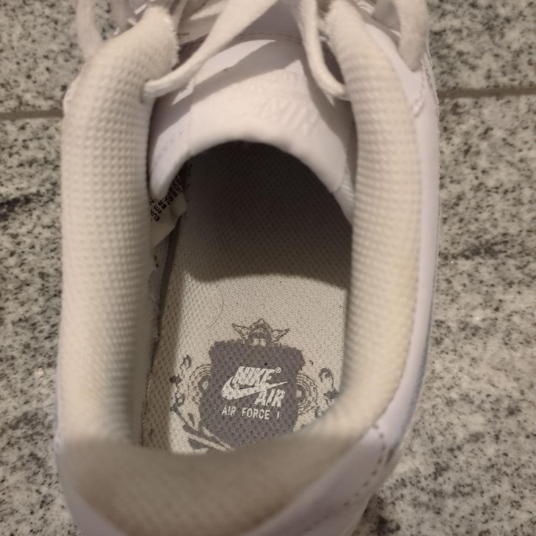 Nike Air Force 1LE ホワイト23.5cm