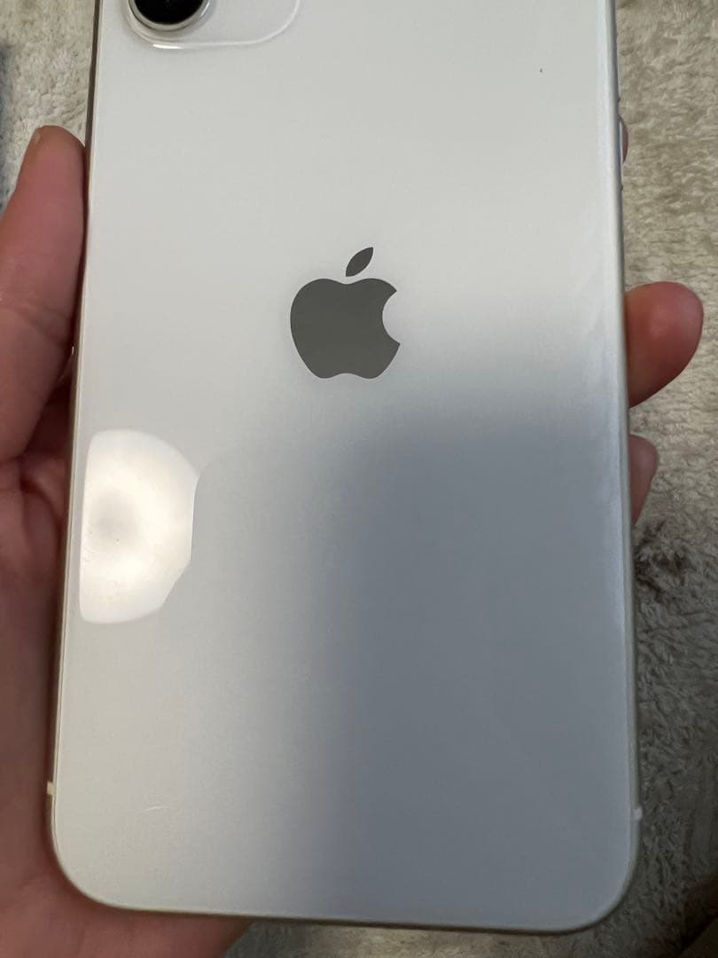 iPhone 11 64GB シルバー　本体