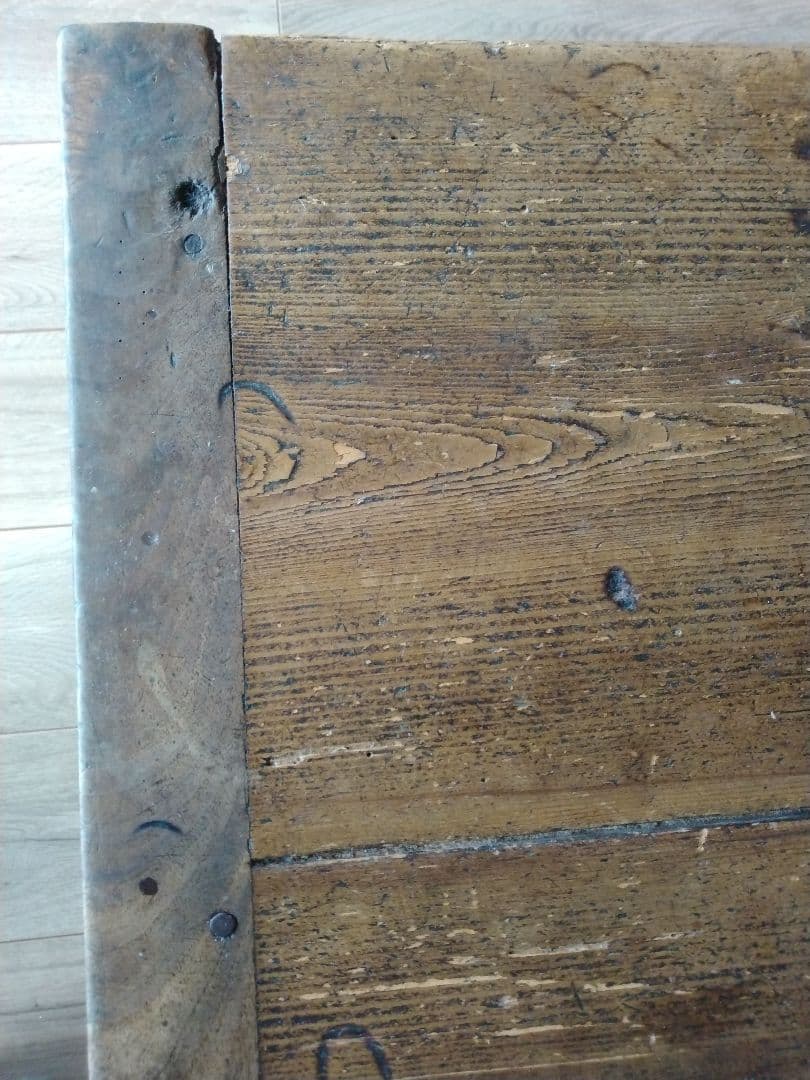 とらです。　フランスアンティーク　カフェテーブル　ローテーブル