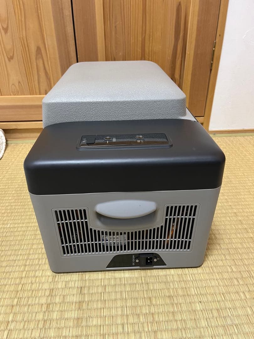 【持ち運べる小型冷蔵庫】 アイリスプラザ 車載冷蔵庫　20L