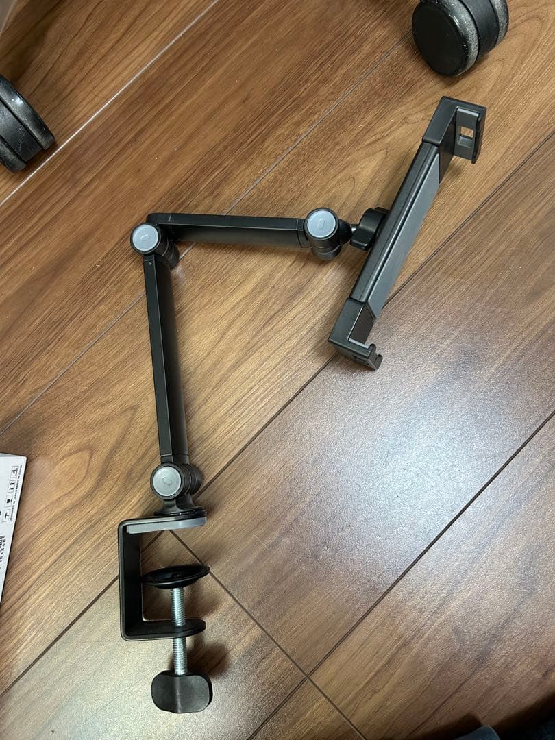 ジャパンネクスト　モバイルディスプレイ 13.3インチ　モニターアーム付き