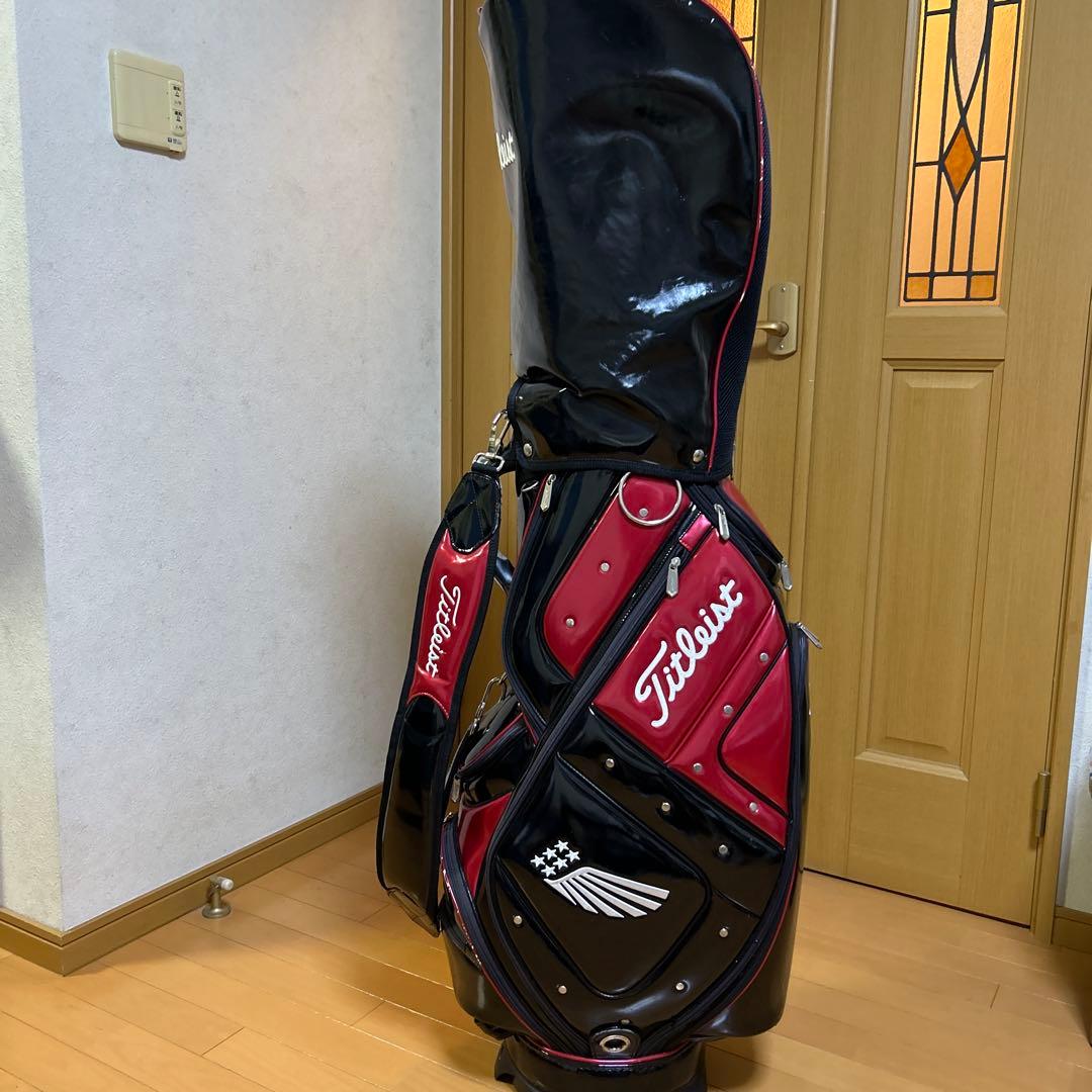 Titleist エナメルゴルフキャディバッグ 黒赤