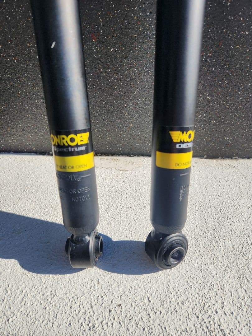 MONROE モンロー ショックアブソーバー 2本セット　da17v エブリィ