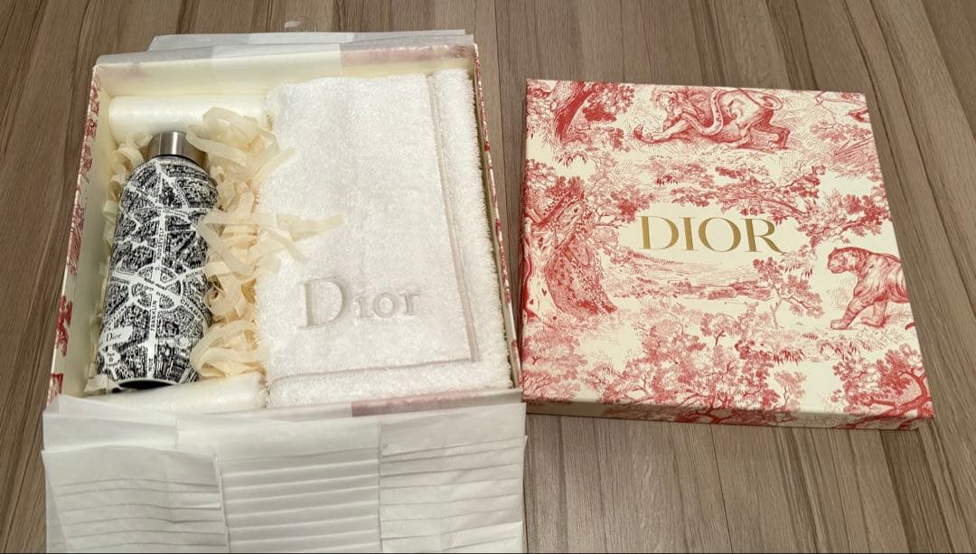 Dior ウォーターボトルプラン ドゥ パリ　タオルセット