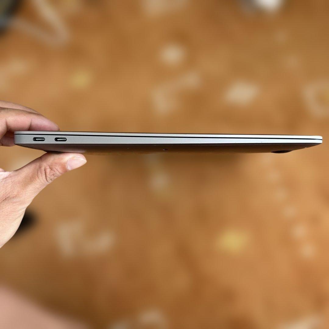 超美品MacBook Air 2020 A2337 M1 8GB 250GB