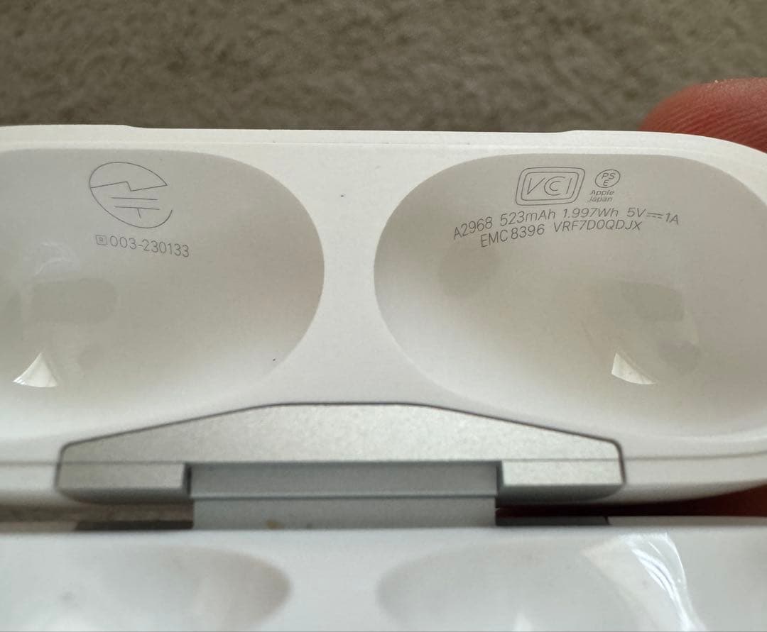 Apple AirPods Pro第2世代、AZLAイヤーピース付き