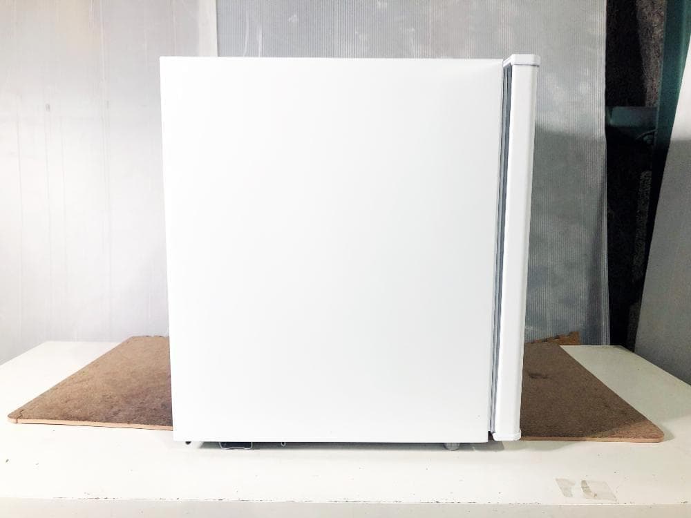 ★2023年製★COMFEE’ 45L 冷蔵庫【RCD45WH/E】FCV2