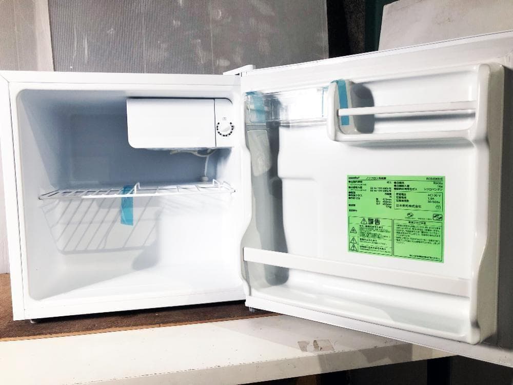 ★2023年製★COMFEE’ 45L 冷蔵庫【RCD45WH/E】FCV2