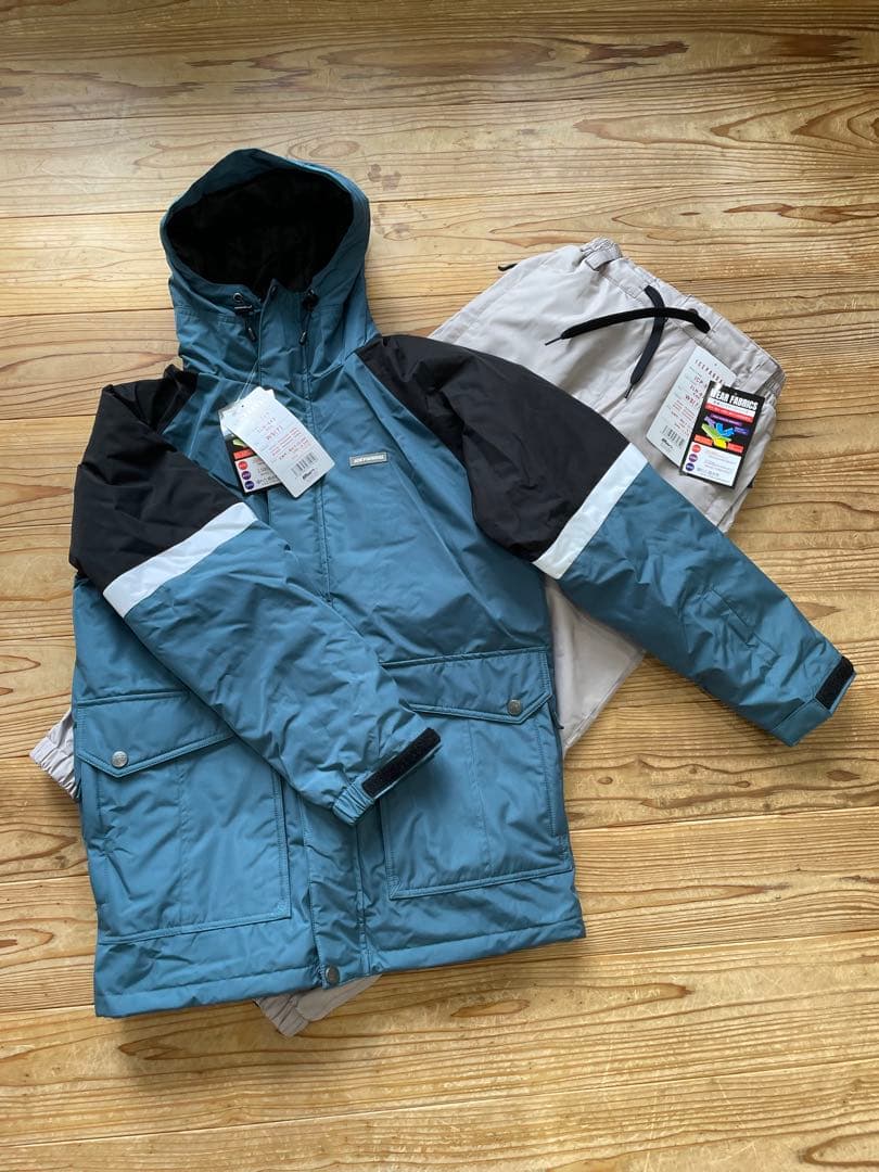 スノーボードウェア　上下　Sサイズ