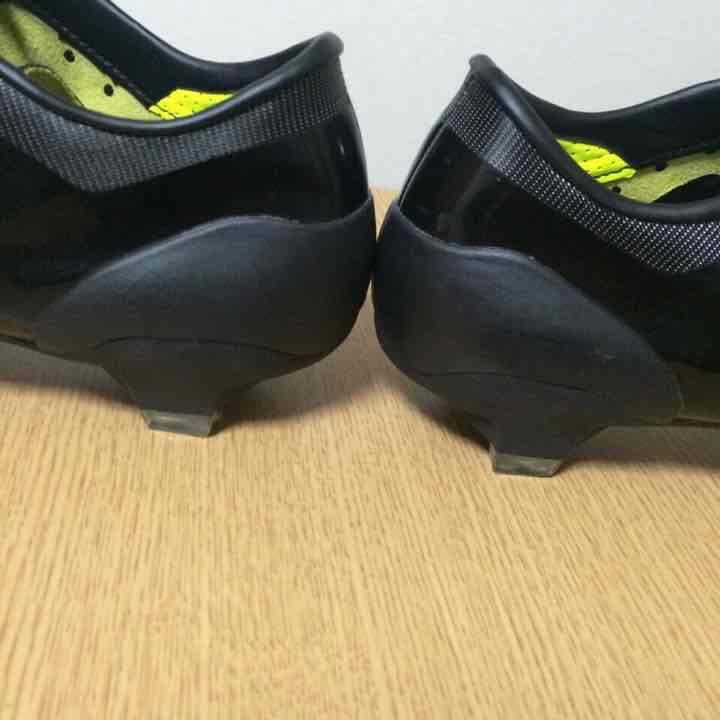 日本未発売。ネイマールモデルの FG