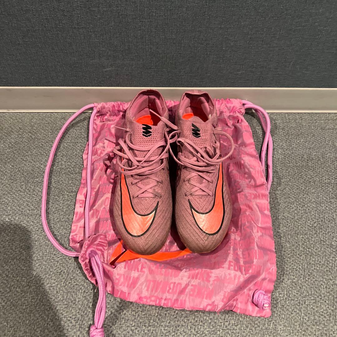 Nike サッカーシューズ ピンク FGソール 収納袋付き