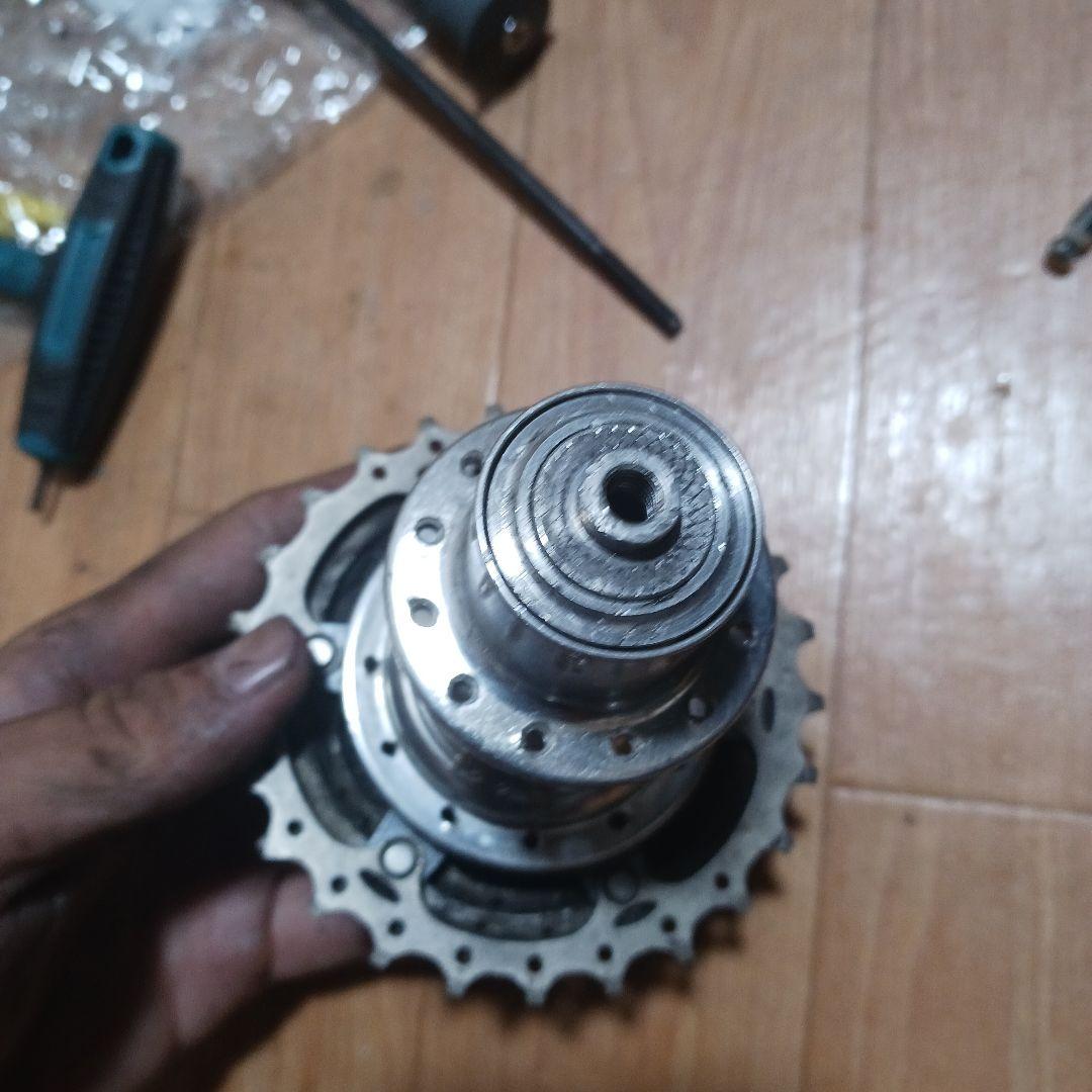 White Industries T11リアハブ 24H 130mm幅