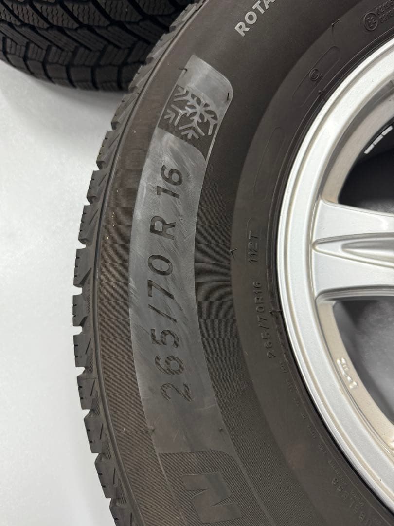 265/70R16 スタッドレスタイヤ　PCD139.7/6H.26