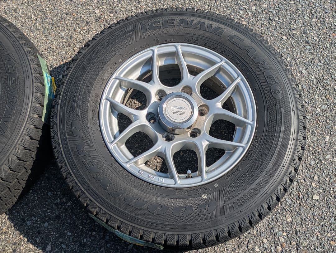 にょろろん②195/80R15インチ　スタッドレスタイヤ:４本分おまとめ