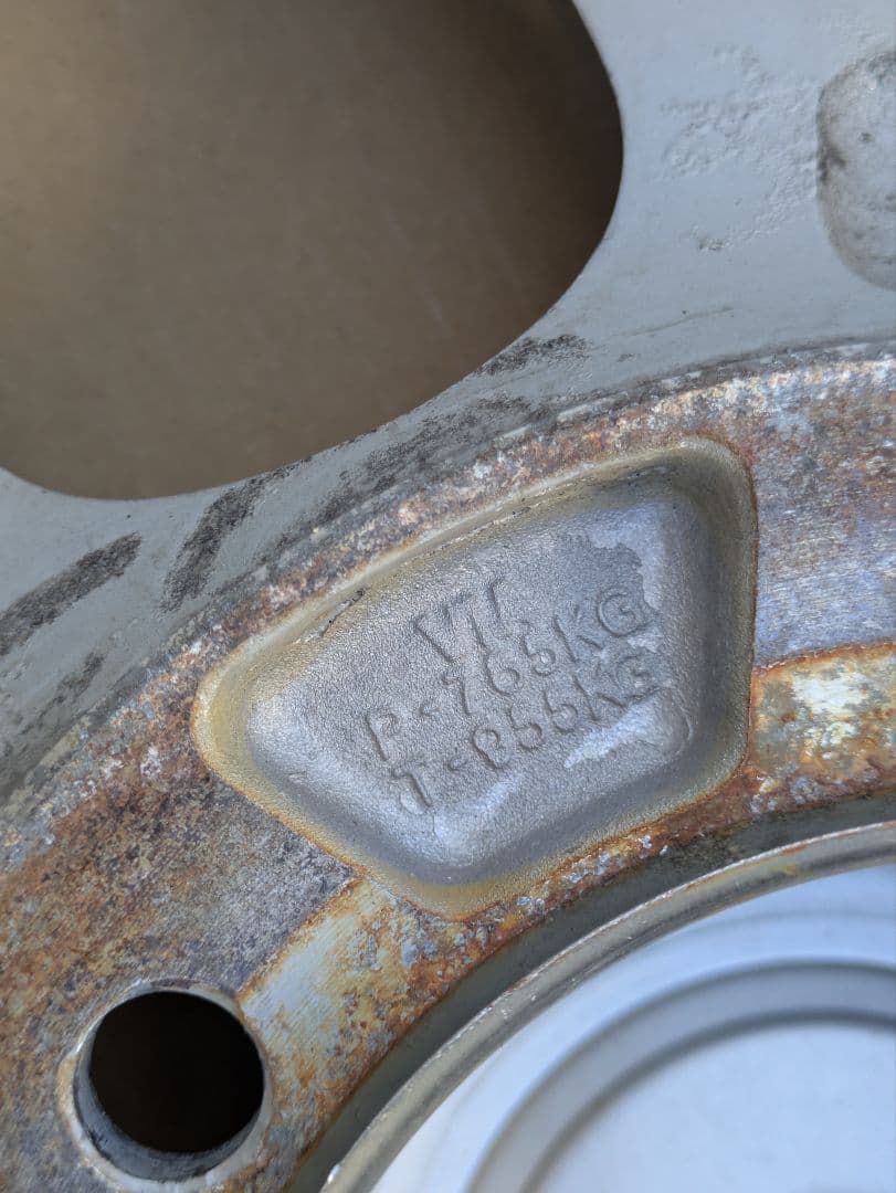 にょろろん②195/80R15インチ　スタッドレスタイヤ:４本分おまとめ