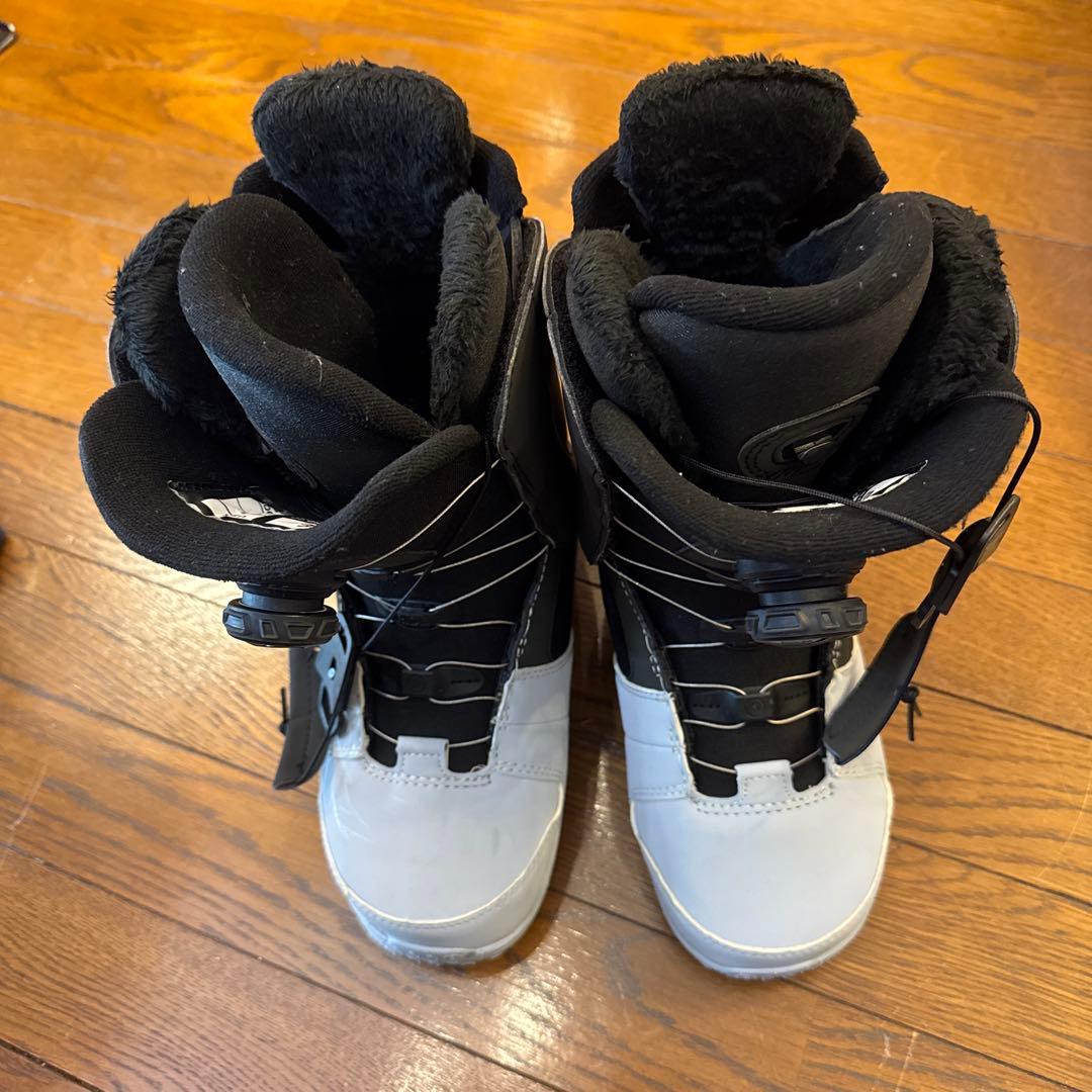 女性用スノーボードブーツ ホワイト/ブラック
