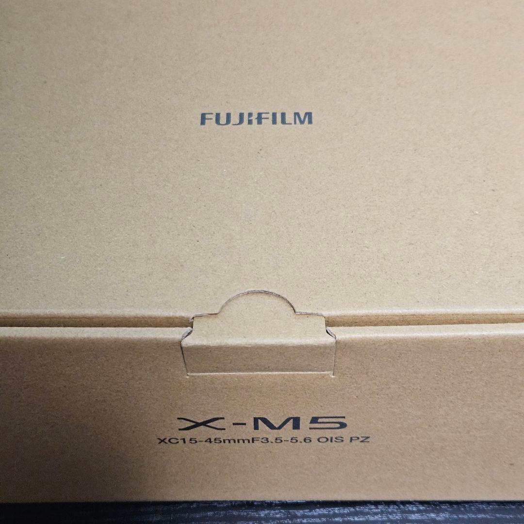 フジフィルム XM5 本体とFUJIFILM XF 27mmF2.8 R WR