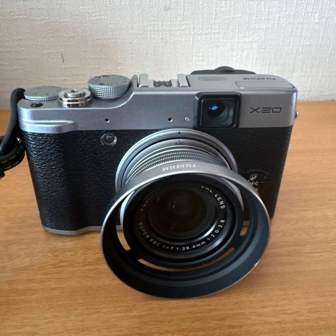 FUJIFILM Ｘ20 シルバー 【中古品】
