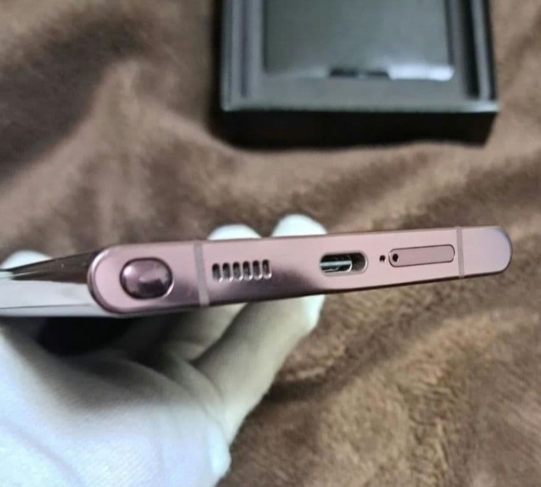 ★THANHNHA HOANG★Samsung Galaxy S22