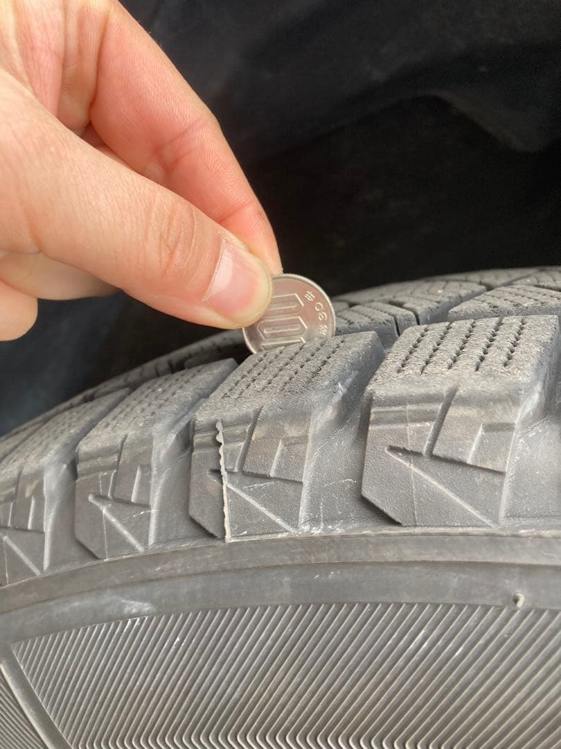 ブリヂストン DM-V2 215/70r16 タイヤ・ホイールセット　山たっぷり