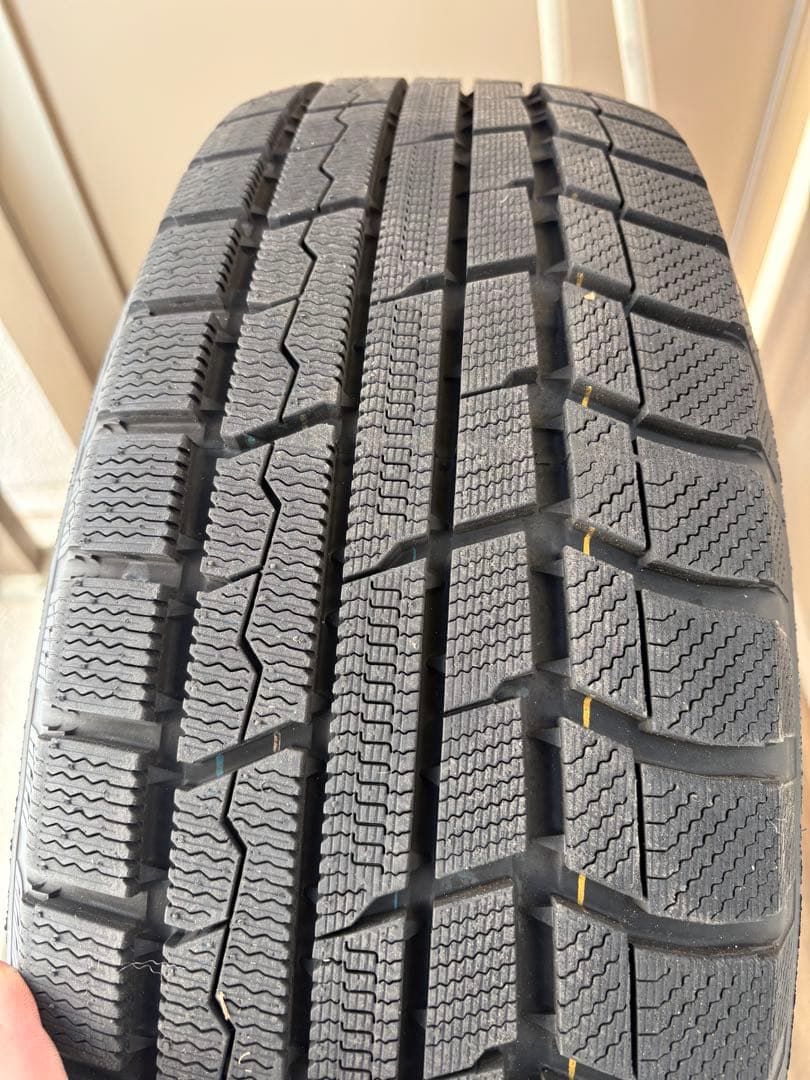 2024年製　美品　トランパス TX ウィンタータイヤ 215/70R16