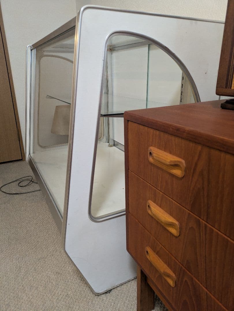 ヴィンテージ ガラスショーケース 陳列棚 照明付き中型 レトロ