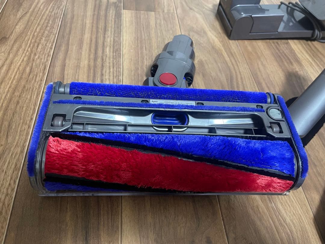 Dyson - ダイソン V7 (sv11) スティッククリーナー 本体