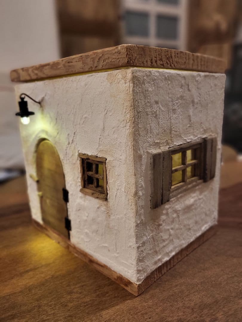 ミニチュアハウス ドールハウス　アンティーク風　　間接照明