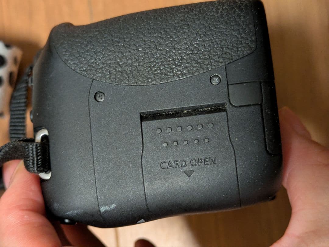 ジャンク Canon EOS Kiss X8i デジタル一眼レフ