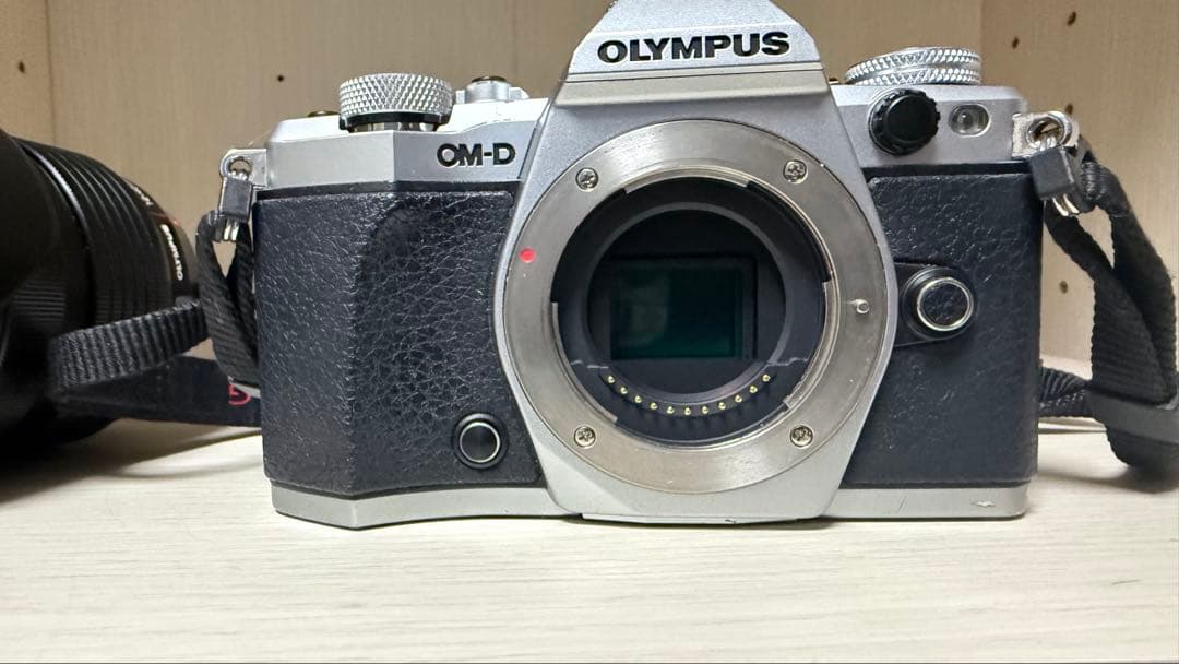 デジタルカメラ OM-D E-M5 Mark II + 12-40mm F2.8 PRO