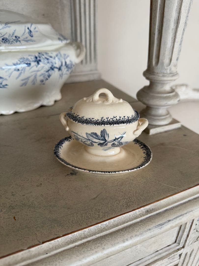 フランスアンティークエミールブルジョワベリー柄の小さなムタディエマスタード入れ