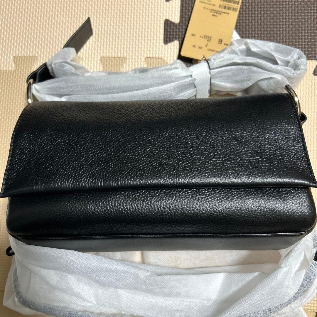 【新品未使用】BEARDSLEY(ビアズリー)レザーボディバッグ