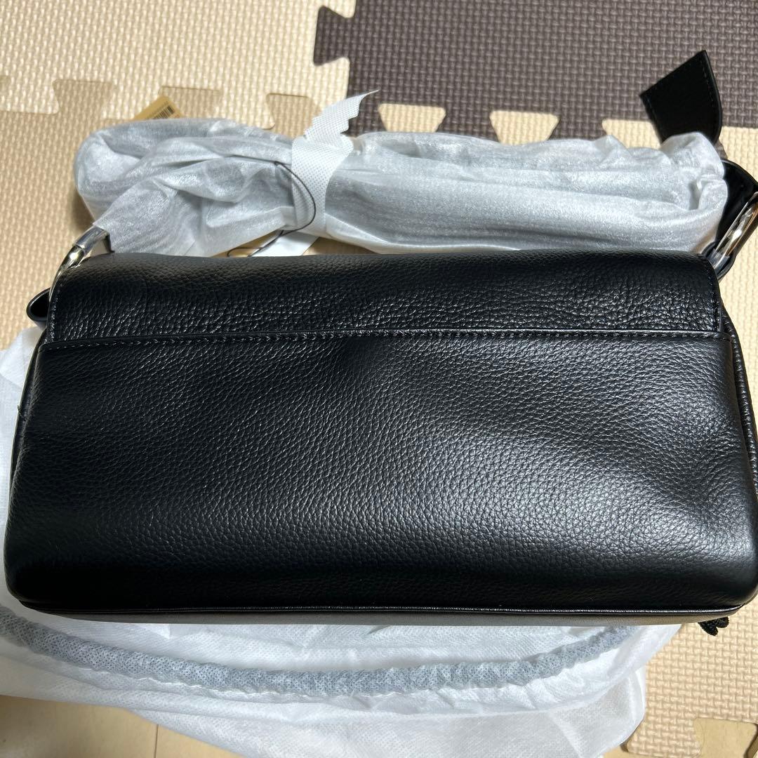 【新品未使用】BEARDSLEY(ビアズリー)レザーボディバッグ